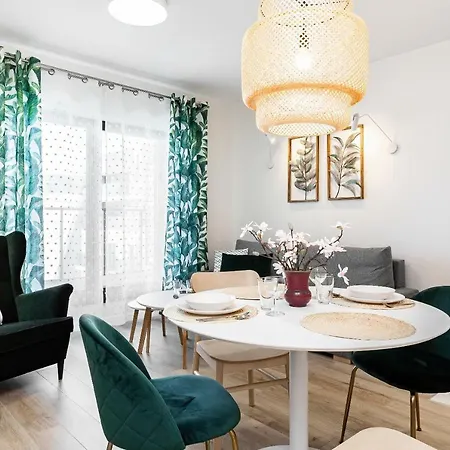 Walonska With Free Parking By Renters Appartamento *