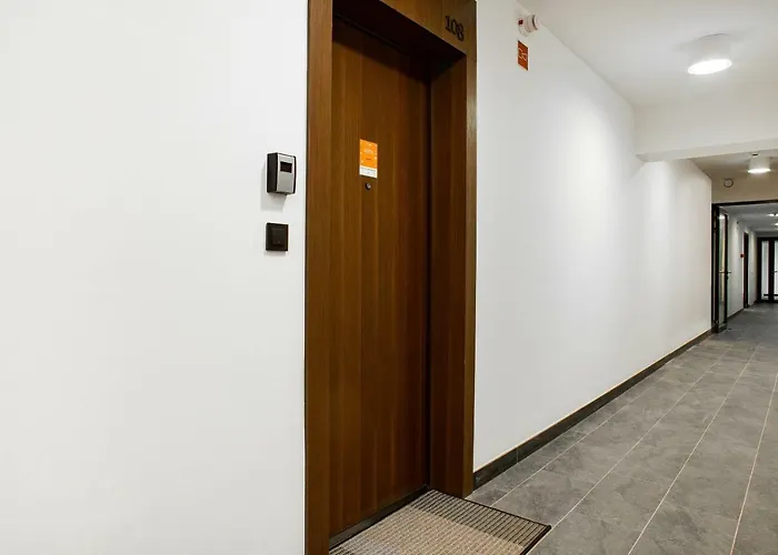 Walonska With Free Parking By Renters *