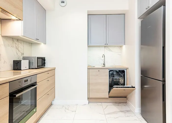 Walonska With Free Parking By Renters *