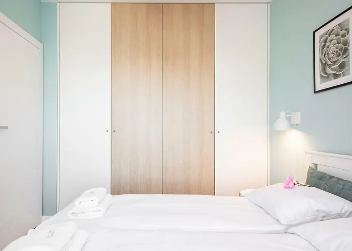 Walonska With Free Parking By Renters *