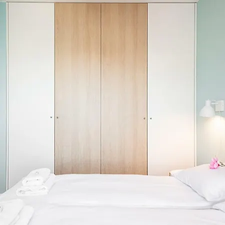 Walonska With Free Parking By Renters *