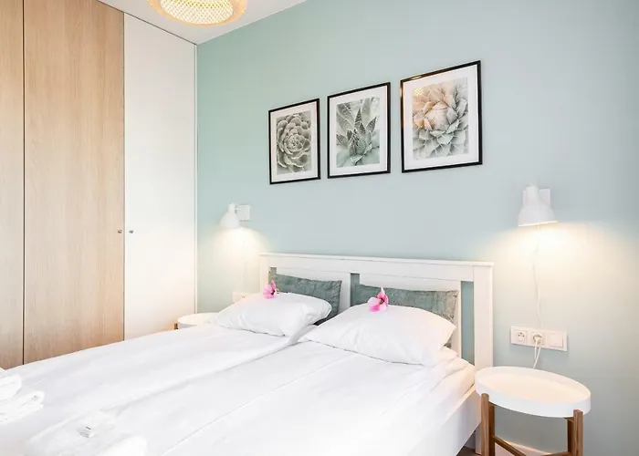 Walonska With Free Parking By Renters Lejlighed *