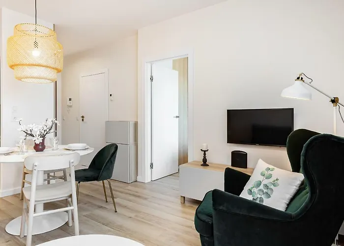 Walonska With Free Parking By Renters